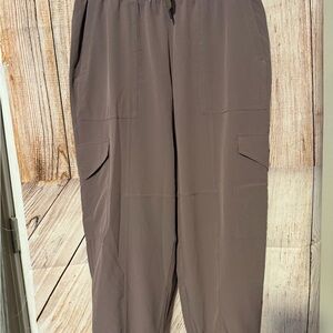 EUC SPANX Cargo Pants with Versatile Design